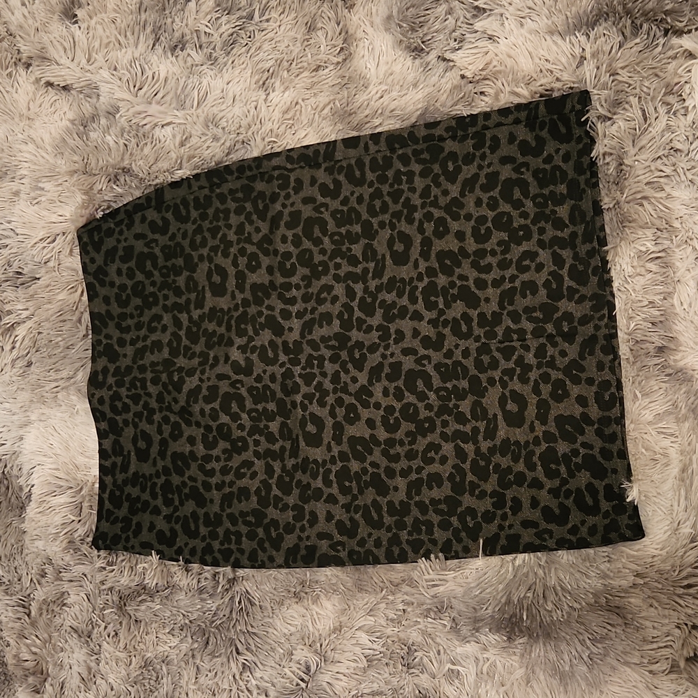 Leopard print skirt NWT